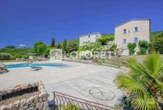  Maison  vendre 11 pices 765 m