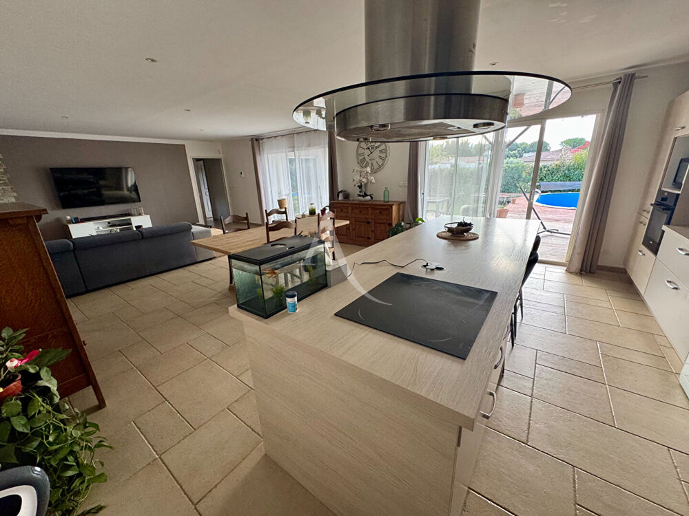 Vente Maison Maison Castelnau Valence 6 pi�ce(s) 126.54 m2 Castelnau valence