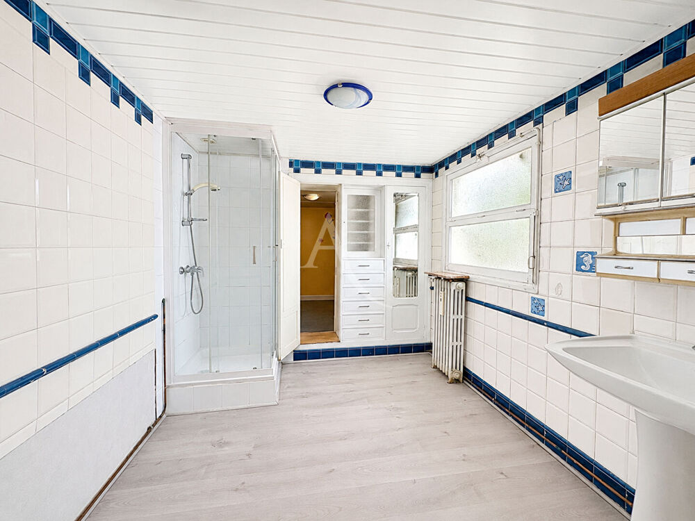 Vente Maison Maison  authentique Sablaise  en centre -ville de 94 m2 avec cour et stationnement Les sables d olonne