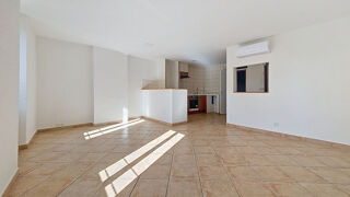  Appartement à louer 4 pièces 90 m²