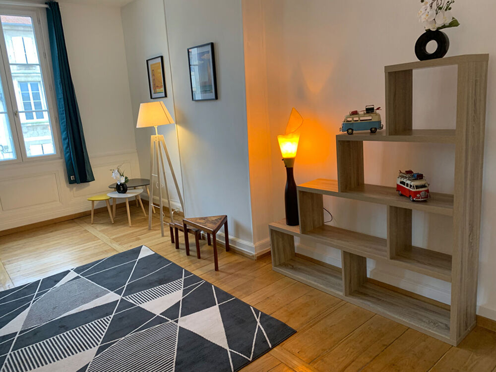 Vente Immeuble Immeuble Rochefort 9 pièce(s) 208 m2 Rochefort