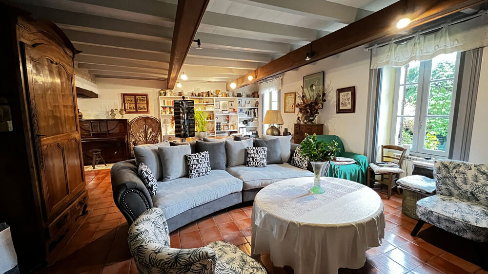 Maison Le Gua 9 pièces 6 chambres dépendance