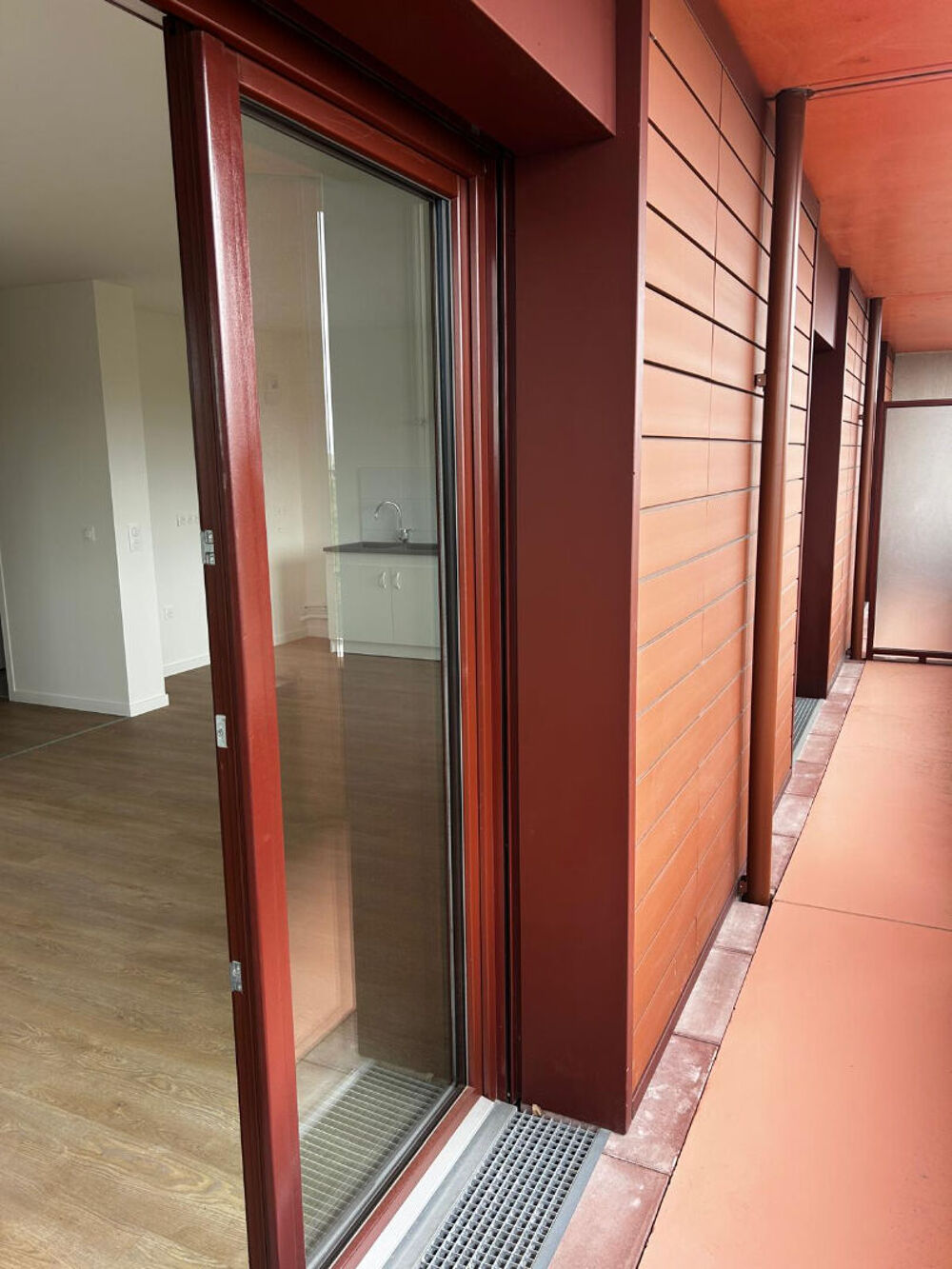 Vente Appartement A VISITER - RETOUR A LA VENTE ! 4P - TERRASSE ET PARKING - PROCHE L13 & L14 - SAINT-DENIS Saint ouen sur seine