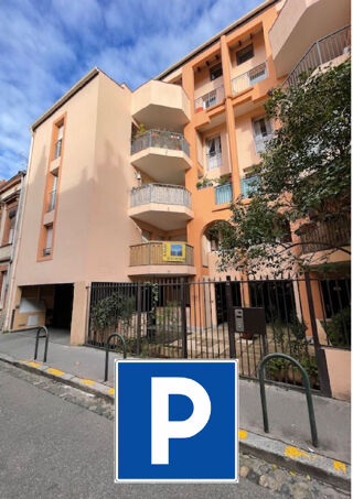  Parking / Garage à louer 