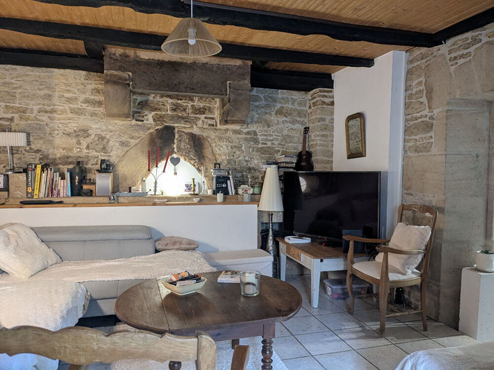 Maison proche de Figeac avec dépendances sur grand terrain