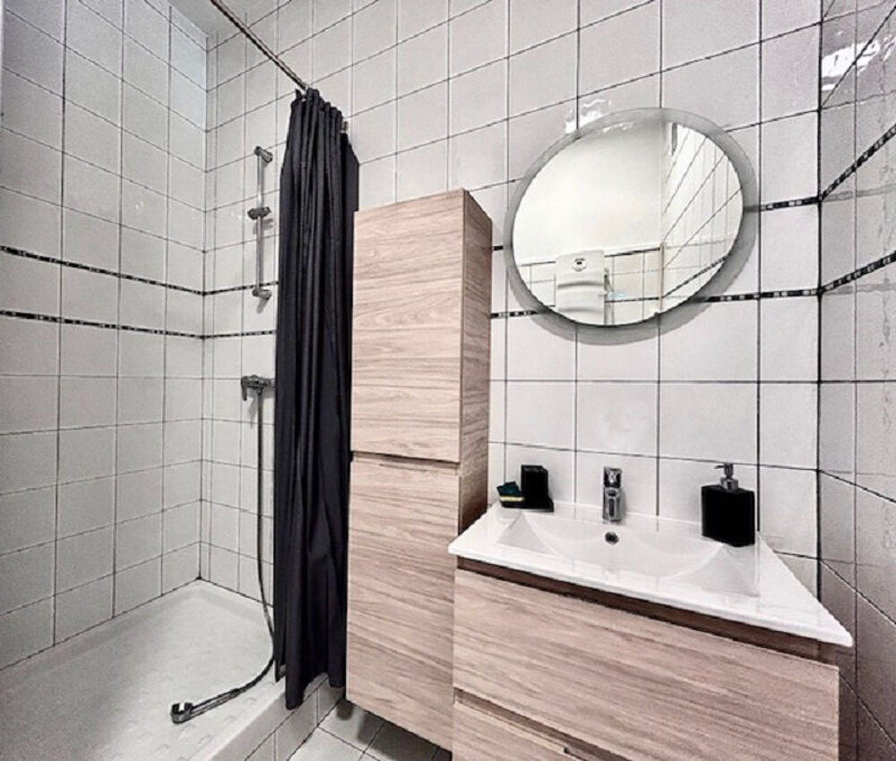 Location Appartement Appatement Menpenti Immeuble Marseillais 2ème Etage 40 m² Meublé Menpenti