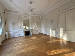  Villa � vendre 15 + pi�ces 550 m�