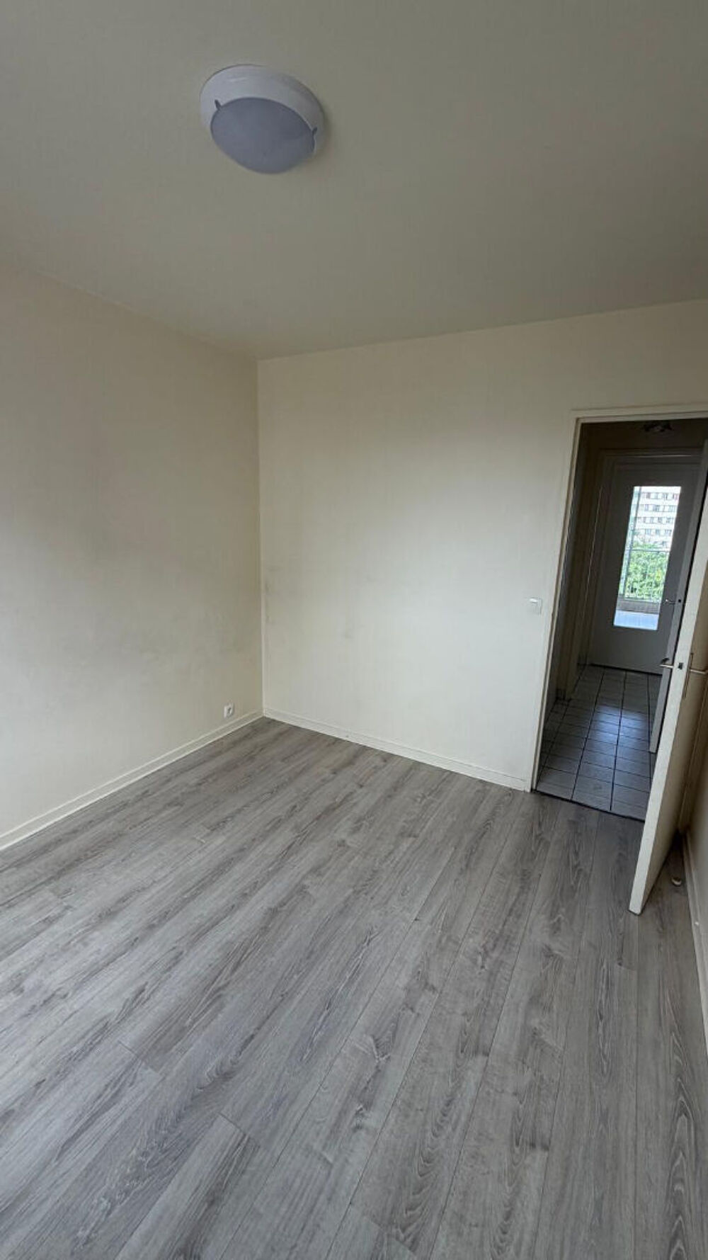 Location Appartement Appartement 2 pièces à louer à Chelles - Réf 128 Chelles
