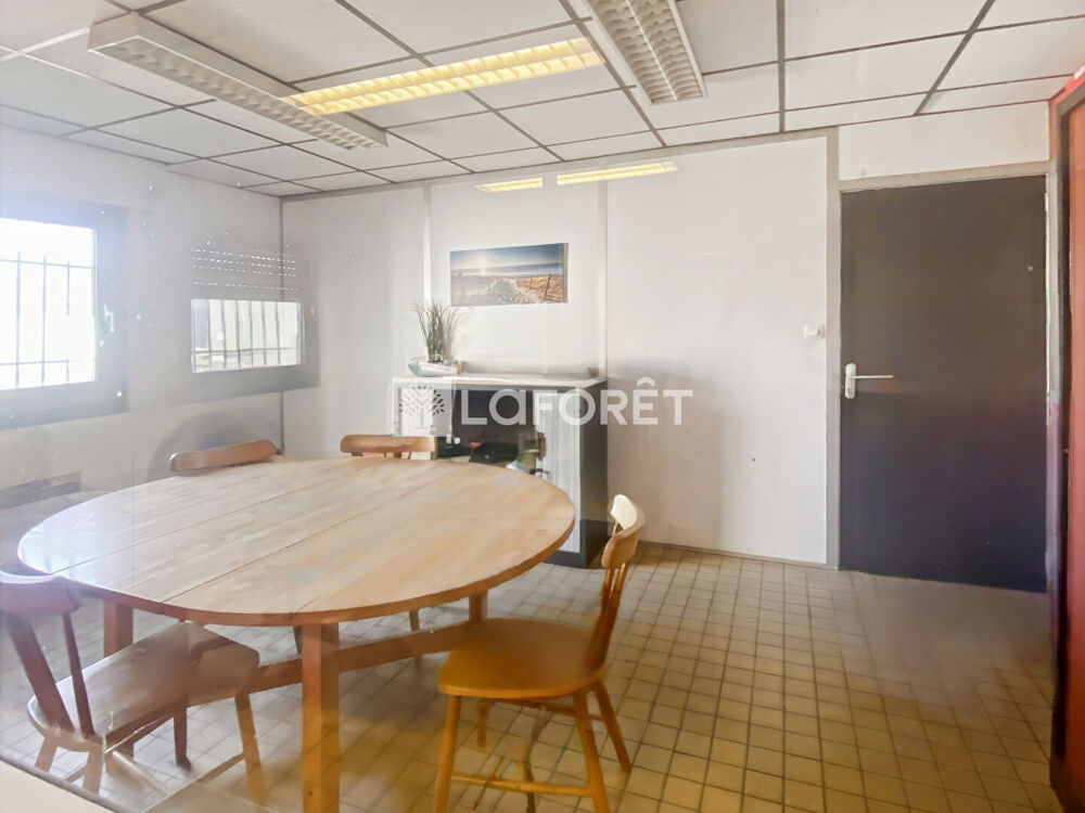   CALAIS - Entrepôt / local industriel  680 m2 - Accès poids lourd - Parcelle 1695 m² Calais
