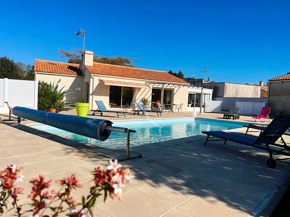 Maison familiale + espace gîte + dépendances