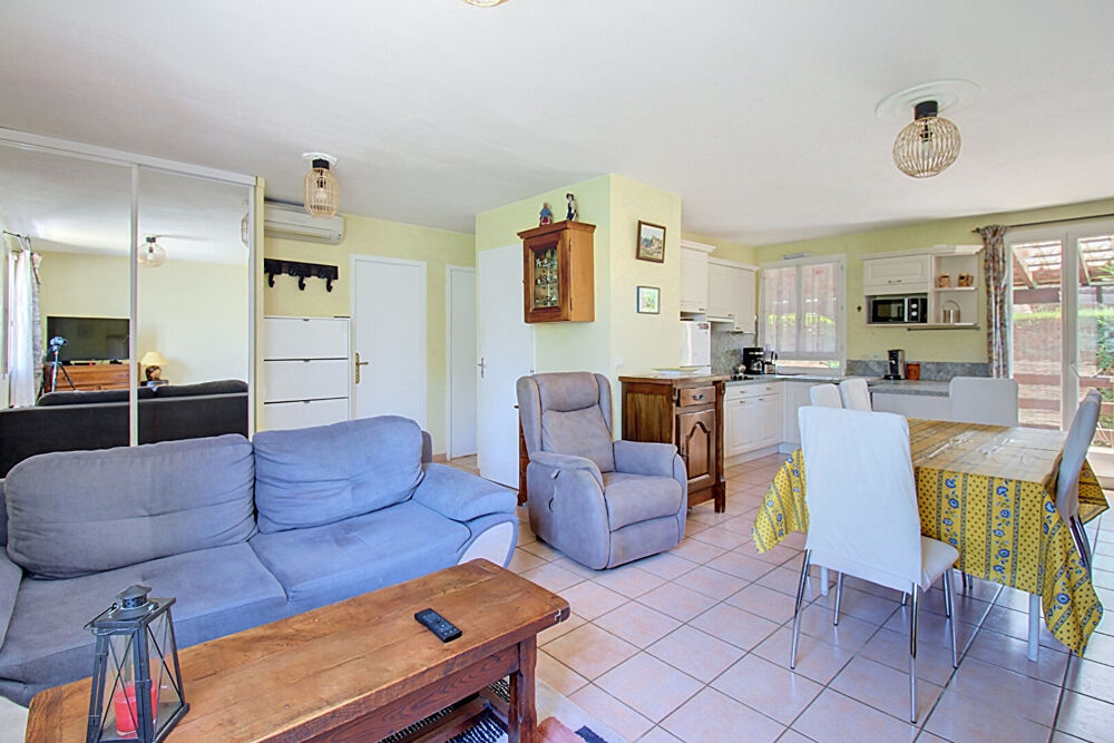Vente Maison A VENDRE EN EXCLUSIVITE ! À  VIDAUBAN Maison 3 pièces 70 m2  sur un terrain de 639m2 avec piscine Vidauban