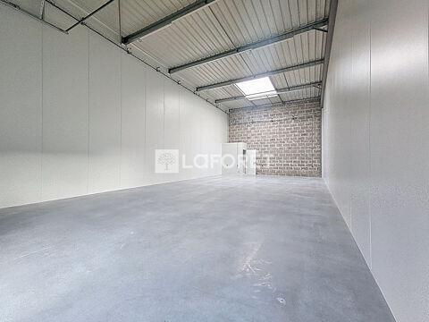   LOCATION cellule neuve sur Oissel 105m² 