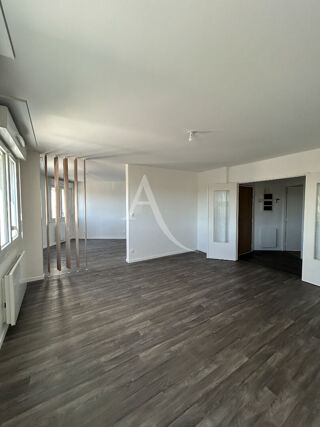  Appartement à louer 3 pièces 78 m²