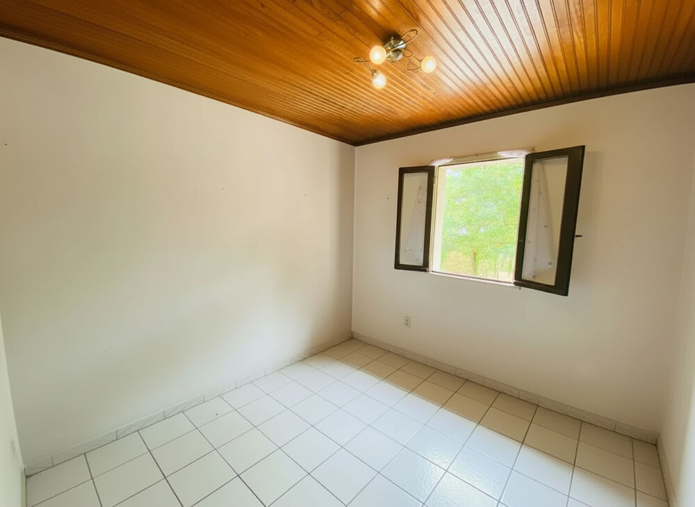 Vente Maison Maison de plein-pied un hectare de terrain St Géry Vers Saint gery vers