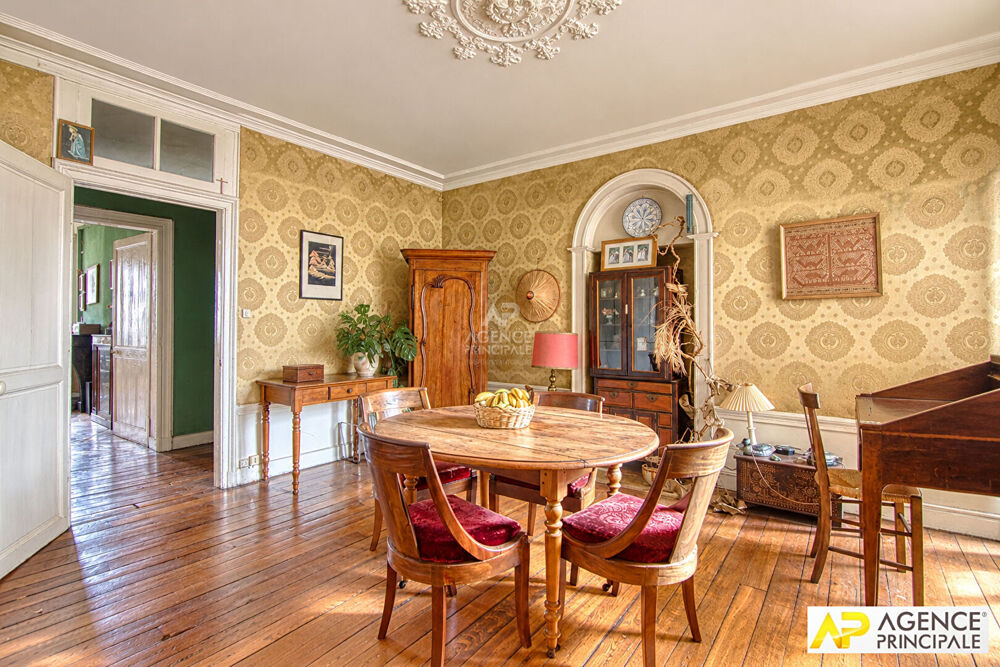 Vente Appartement Versailles Saint-Louis appartement 6 pièces 140.25 m² carrez situé au 3ème étage Versailles