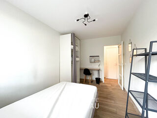  Appartement à louer 7 pièces 111 m²