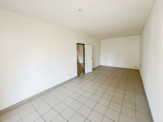  Immeuble � vendre 13 pi�ces 275 m�