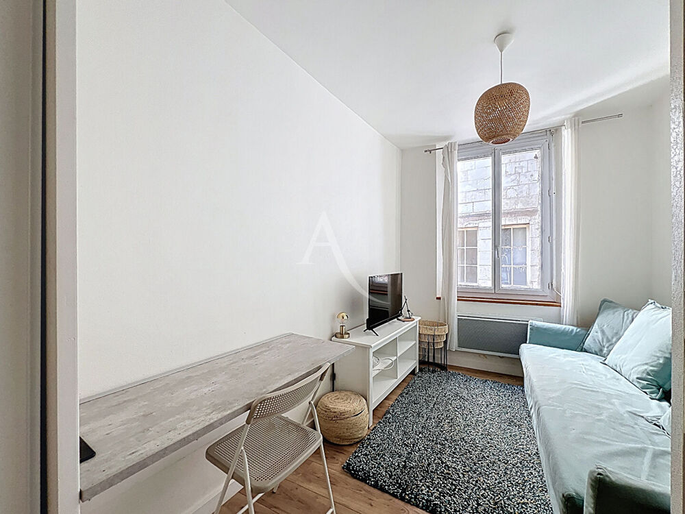 Location: Angers Hypercentre Appt MEUBLE 19 m²