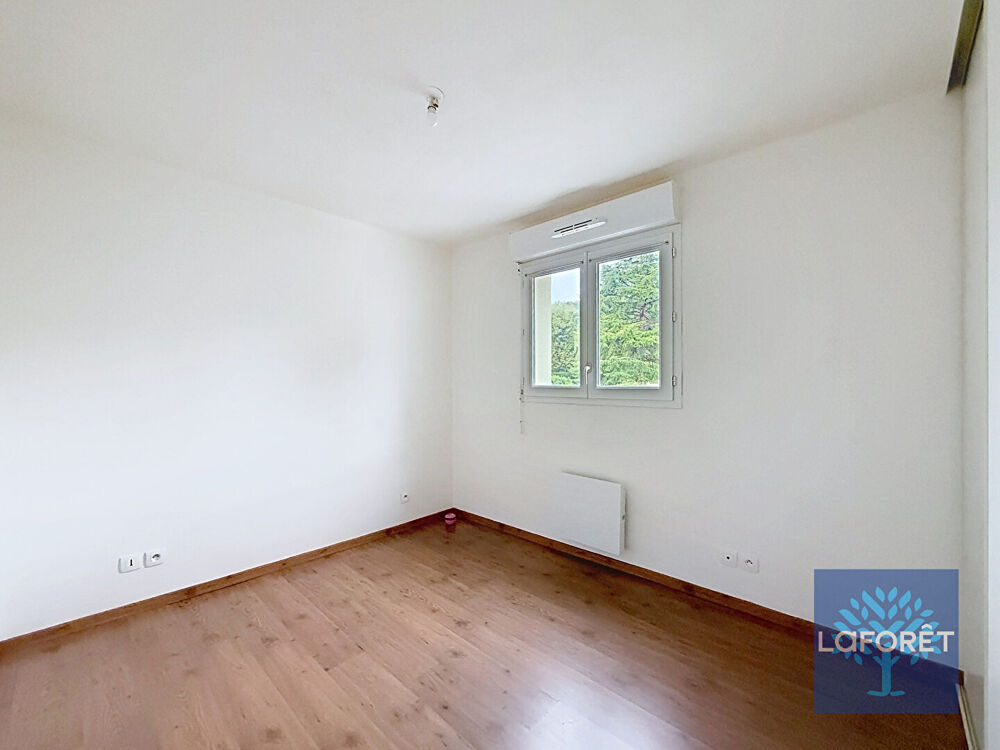 Appartement Cerny 2 pièces + place de parking en sous sol