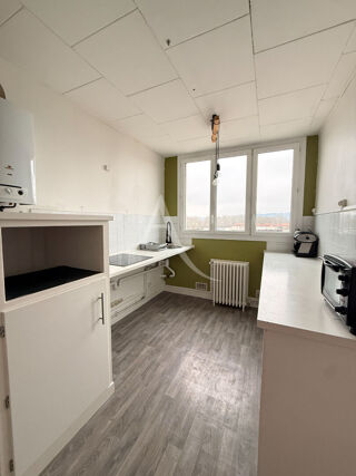 Appartement à louer 3 pièces 92 m²