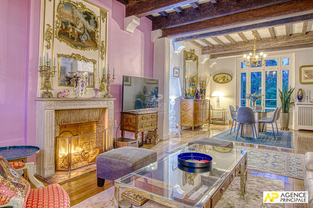 Versailles Rive-Droite Maison 8 pièces 290 m² au sol sur parcelle de 500 m² avec grand garage.