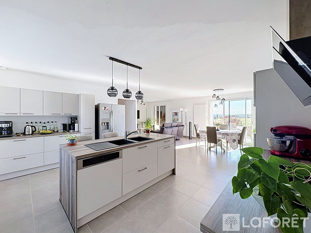 Vente Maison Maison Rochetoirin 5 pièce(s) 125.18 m2 Rochetoirin