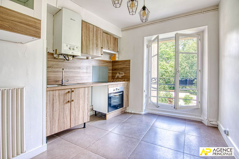 Vente Appartement Versailles Notre-Dame Parc Appartement 3 pièces 60 m² situé au 1er étage avec cave Versailles