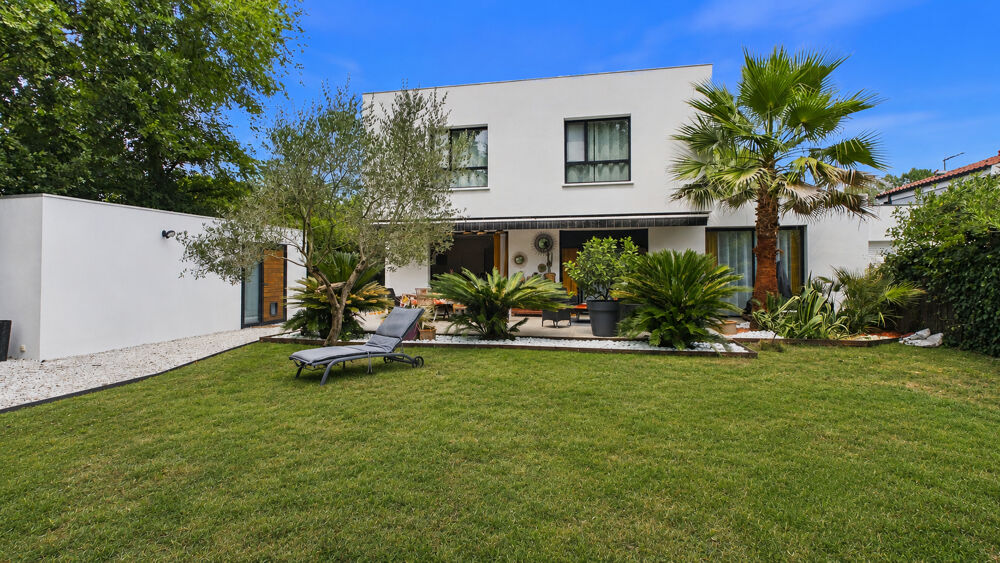 Maison d'architecte contemporaine de 157 m² au calme et à 5 minutes en vélo des plages