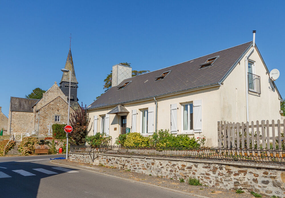 ORNE : Maison de village de 3 chambres avec garage et jardin