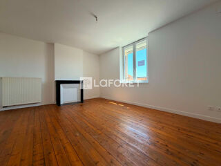  Appartement à louer 4 pièces 126 m²