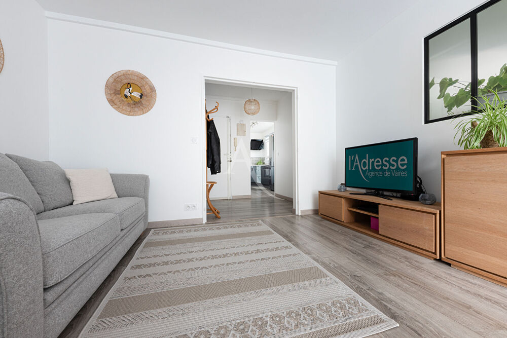 Appartement 4 pièces avec balcon, box, parking et cave à 10mn de la gare