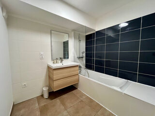  Appartement à louer 3 pièces 64 m²