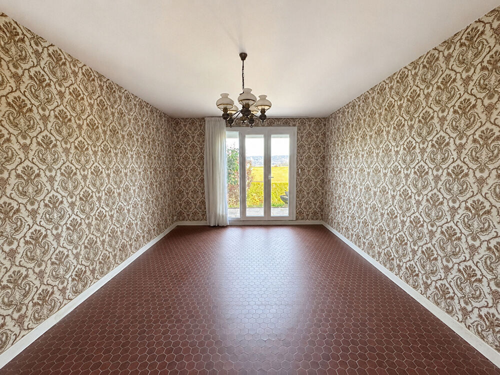 Maison Lons-Le-Saunier / 6 pièces / 3 chambres / 90 m²