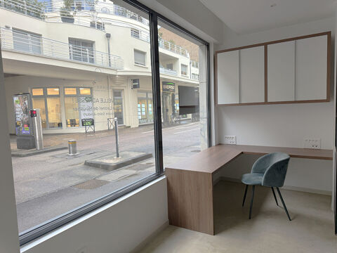   Local commercial 79.65m² - Centre Ville de BESANCON 