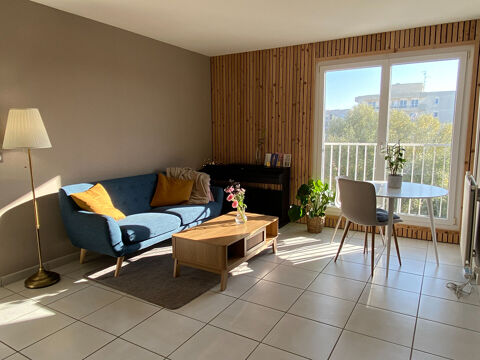   T2 meubl� eau + chauffage inclus - place de parking La Hotoie Appartement - 2 pi�ce(s) - 52 m�