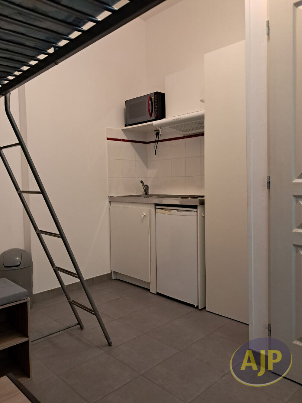 Studio meublé PONS