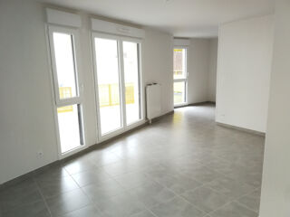  Appartement à louer 4 pièces 89 m²