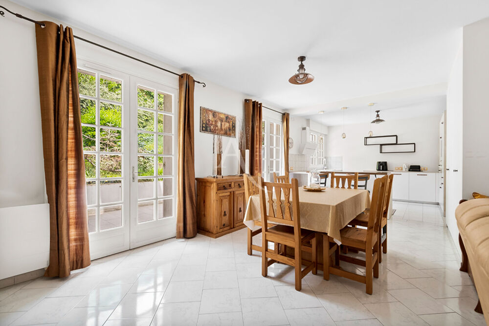 Maison 7 pièces 171 m² · à Chatou · 171 m² · 990 000 €