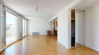  Appartement à louer 3 pièces 75 m²