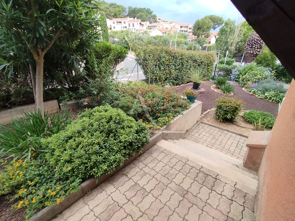 Location Appartement Carqueiranne Appartement  T3 Duplex avec vue Mer  - Garage 39 m² Carqueiranne