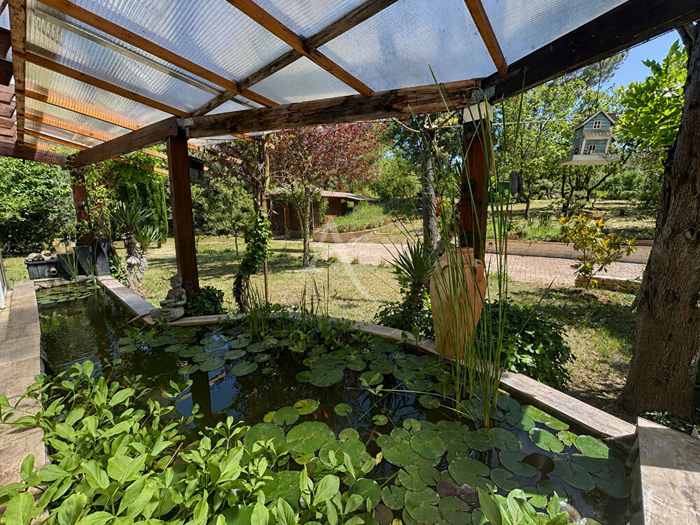 VILLA AU CALME SANS VIS A VIS AVEC PISCINE AU COEUR DE SON PARC ARBORE AVEC FORAGE ET EAU DE VILLE