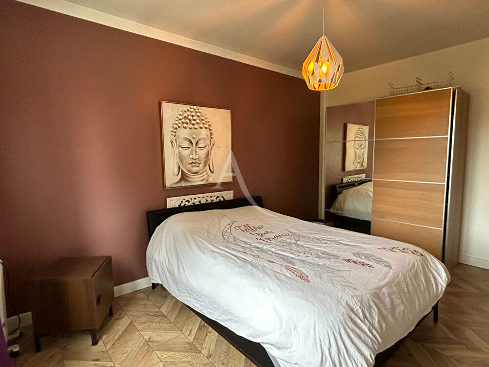 Maison familiale avec 5 chambres - beaux volumes et potentiel d'aménagement