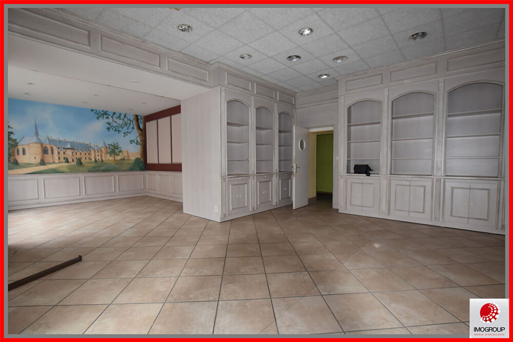 Maison 8 pièces 283 m² · à Lapalisse · 283 m² · 140 000 €