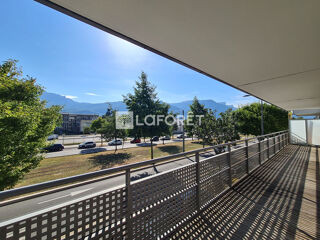  Appartement à louer 3 pièces 73 m²
