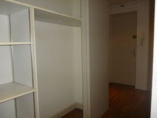  Appartement à louer 4 pièces 108 m²
