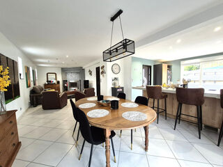 Maison à vendre 8 pièces 223 m²