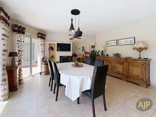  Maison à vendre 8 pièces 205 m²