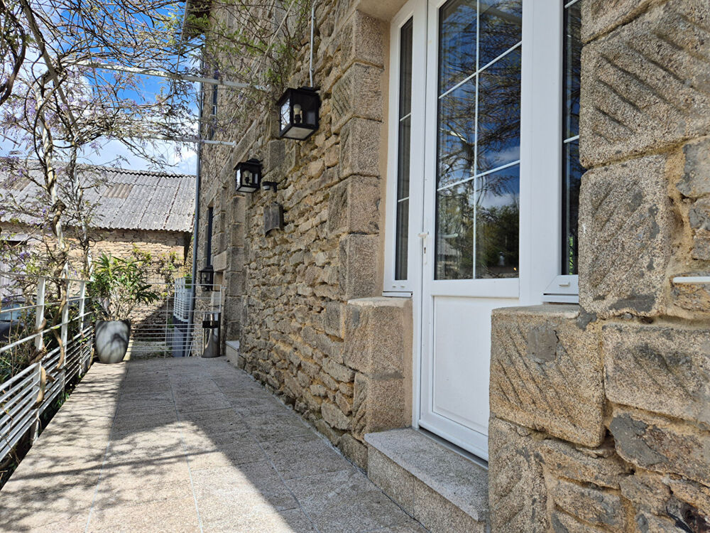 CORREZE. MADRANGES. Magnifique maison de 6 chambres avec SPA, ascenseur interne, grange, cour et jardin.