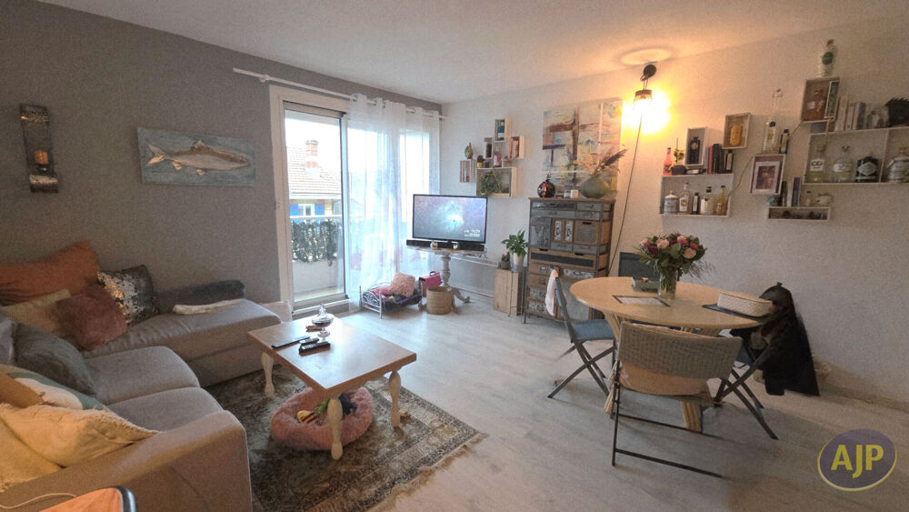 Appartement T3 balcons parking cellier à l'Aiguillon