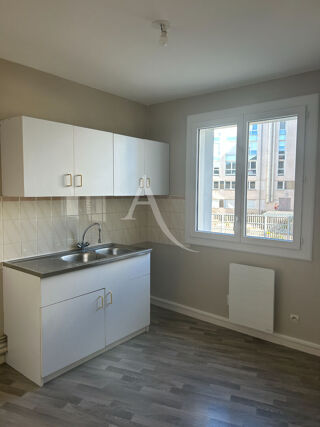  Appartement à louer 3 pièces 64 m²